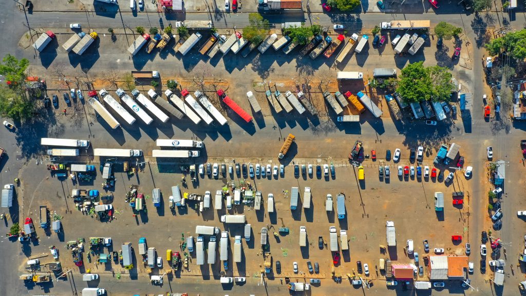 Photo by sergio  souza from Pexels: https://www.pexels.com/photo/top-view-photo-of-parking-lot-2805321/

Data Analitika dalam Smart Parking: Memahami Pengguna