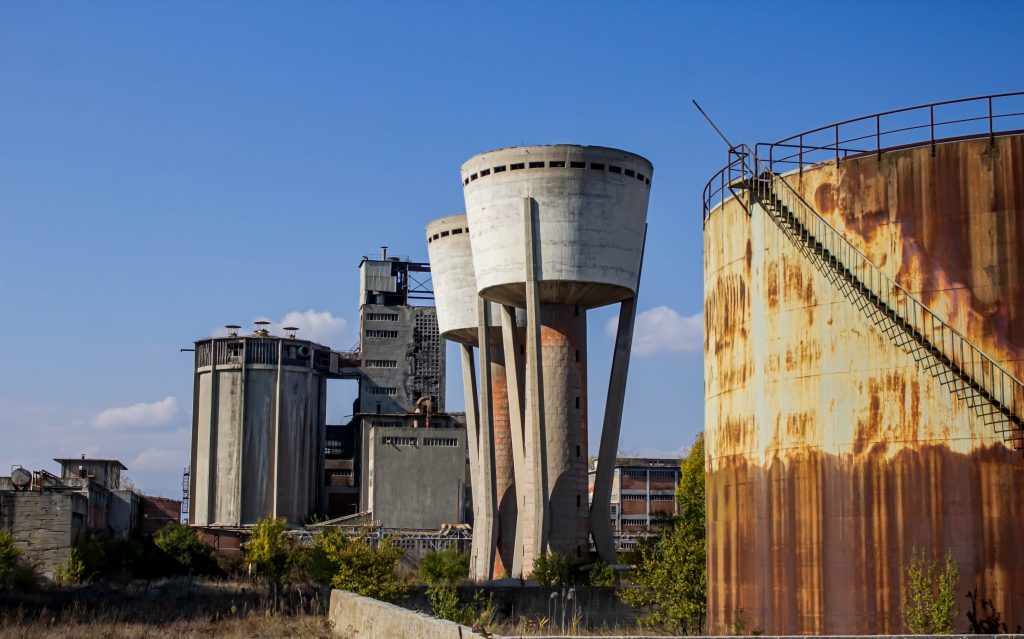 Photo by Teo Doulke: https://www.pexels.com/photo/rusty-industrial-plant-10096072/

Pembelajaran Mesin: Meningkatkan Prediksi dan Pengambilan Keputusan