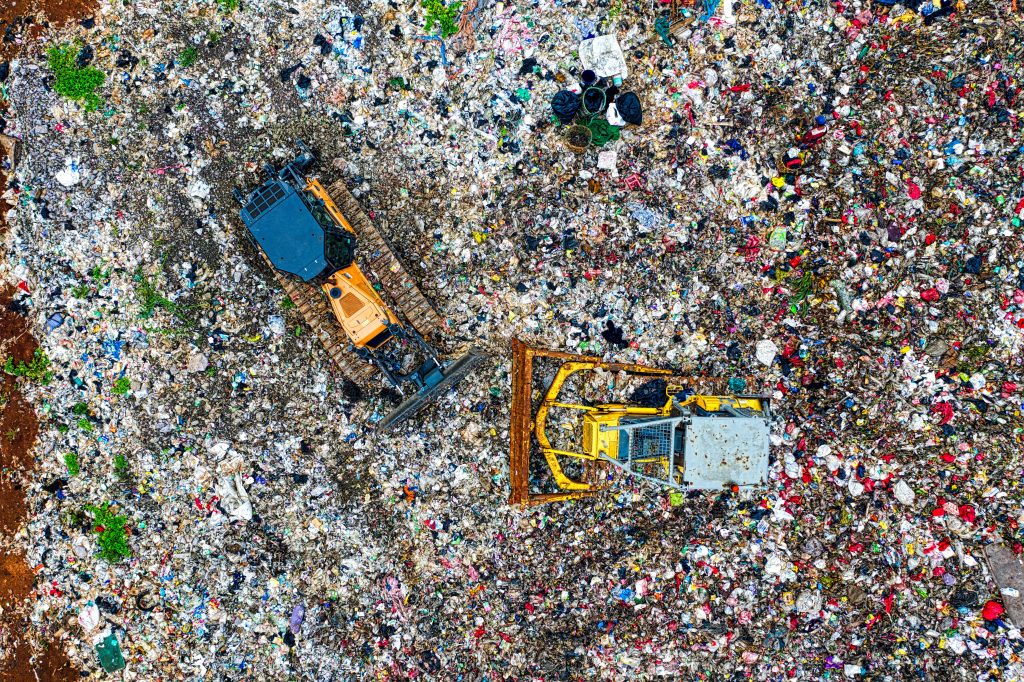 Manfaat Sensor Limbah
Foto oleh Tom Fisk: https://www.pexels.com/id-id/foto/pemandangan-polusi-sampah-alat-berat-4445850/