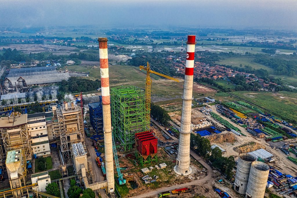 Photo by Tom Fisk: https://www.pexels.com/photo/smokestacks-of-a-factory-5099277/

Mengoptimalkan Rantai Pasokan melalui Teknologi Smart Industri