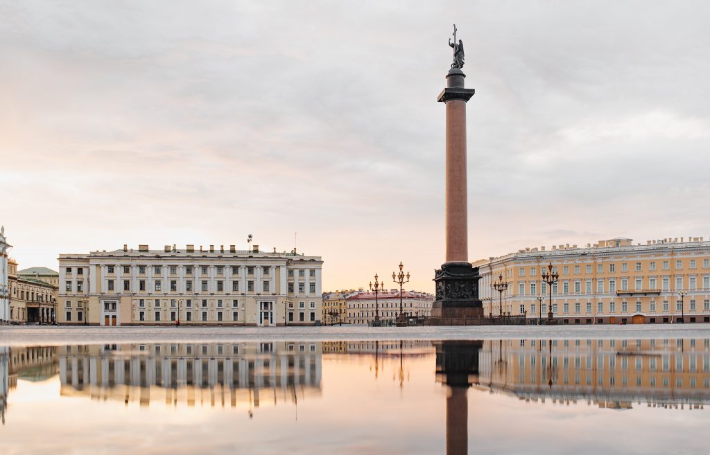 Sensor Hidrostatik
Foto oleh TRAVEL BLOG: https://www.pexels.com/id-id/foto/air-rusia-palace-square-st-peterburg-6976189/