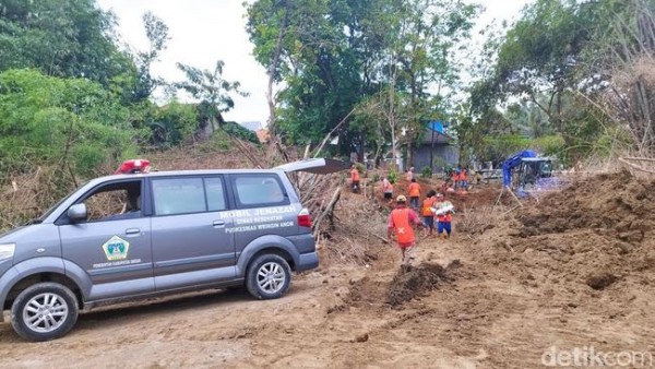 9 Penggali Kubur Mundur dalam Pembongkaran Makam Dampak Tol KLBM, Ini Alasannya