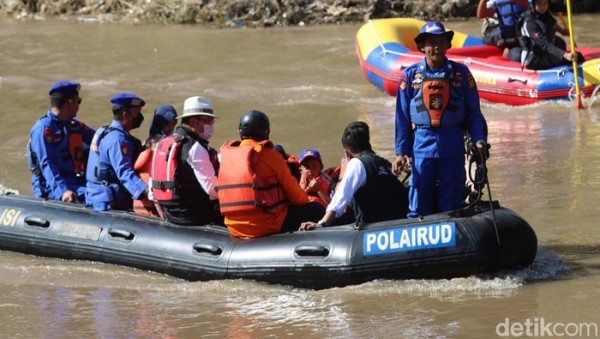 Banjir Bandang di Garut, 43 Jembatan Hancur