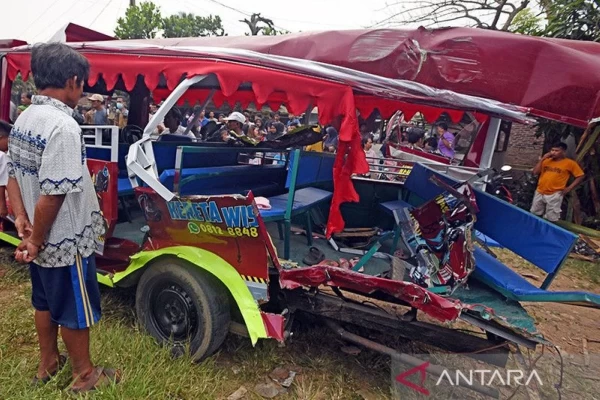 Kemenhub Respon Kecelakaan Odong-odong vs Kereta Api