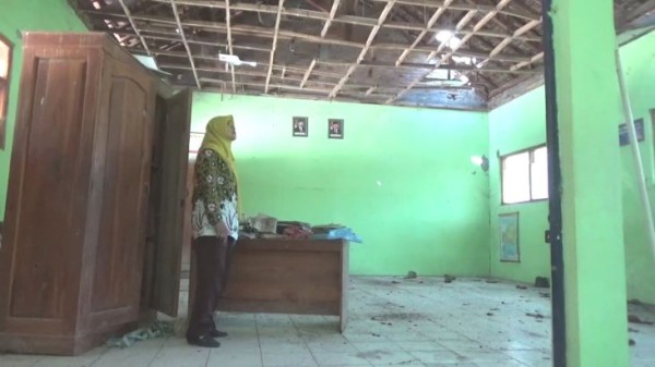 Gedung SD Nyaris Roboh, Siswa Numpang Belajar di Sekolah Lain