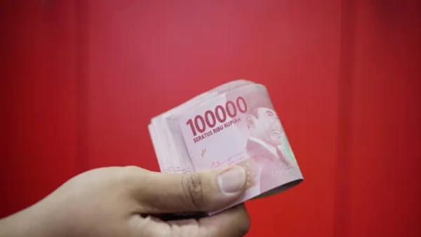 OJK Sebut Cuma Ada 102 Pinjol Resmi, Lainnya Ilegal