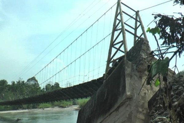 Banjir Terjang OKU Selatan, Jembatan Gantung Penghubung 2 Desa Rusak