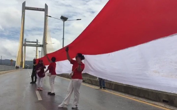 Bendera Merah Putih Sepanjang 770 Meter Dikibarkan di JTK