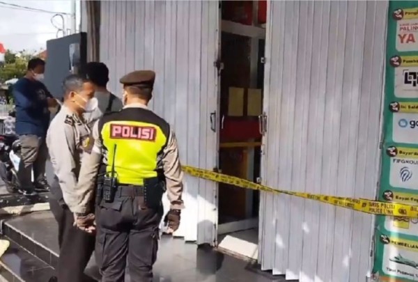 Perampok Kuras Uang di Brankas Minimarket, Karyawan Disekap