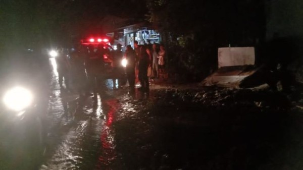 4 Rumah Tertimbun Longsor di Padang