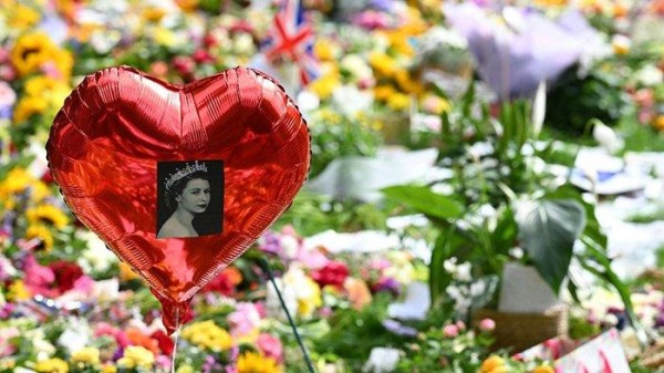 Peti Jenazah Ratu Elizabeth II Diberangkatkan Menuju London