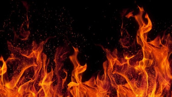Gedung 42 Lantai di China Terbakar