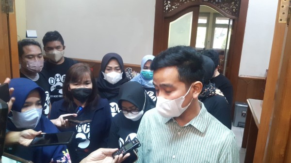 Walkot Gibran Segera Terbitkan Edaran Larangan Perdagangan Daging Anjing