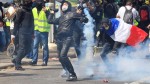 Aksi Protes Kematian Mahsa Amini di Paris Berlangsung Ricuh