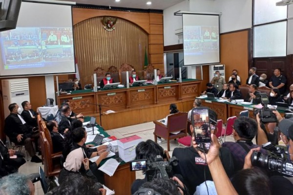 Sidang Digabung, Ferdy Sambo dan Putri Berhadapan Perdana dengan Keluarga Brigadir J