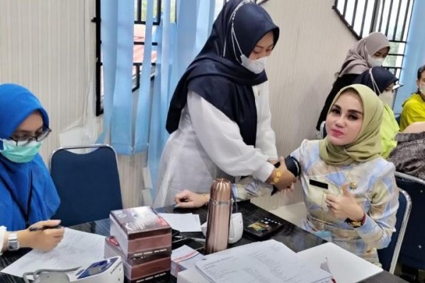 Satgas Covid-19 Sebut Kasus Terkonfirmasi Positif Harian Bertambah 4.887 pada hari Minggu