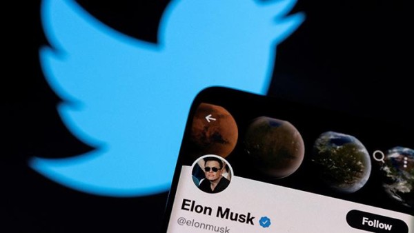 Elon Musk Bekukan Layanan Centang Biru dan Twitter Blue