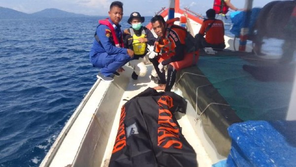 Diduga Kru Helikopter Polairud, Jenazah Ditemukan Nelayan di Pantai