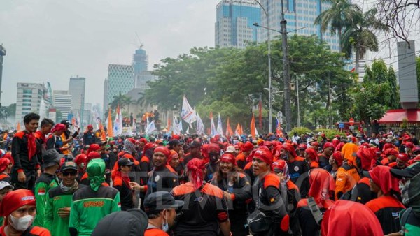 Tolak Kenaikan UMP DKI , Buruh Gelar Demo Besar-besaran Hari Ini hingga 7 Desember