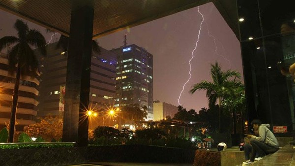 Prakiraan Cuaca Jabodetabek Hari Ini, Hujan Merata Jumat Siang