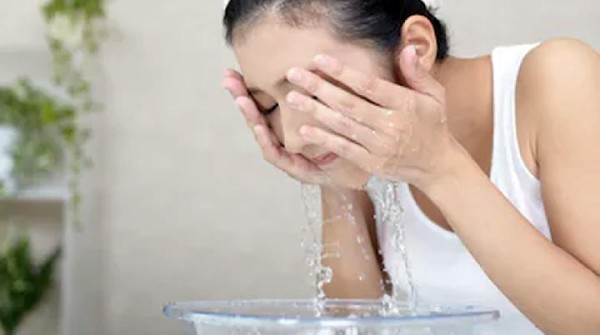 Rajin Cuci Muka tapi Masih Berjerawat? 5 Kesalahan Ini Bisa Jadi Penyebabnya