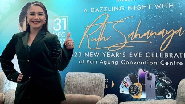 Cerita Ruth Sahanaya Konsisten Berkarya Selama 36 Tahun Bernyanyi, Pernah Manggung Saat Sedang Sakit