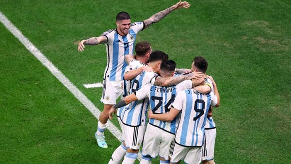 Julian Alvarez Ikuti Jejak Pele dengan Brace buat Timnas Argentina di Semifinal Piala Dunia 2022