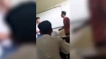 VIDEO Sedang Mengajar di Kelas, Guru Ini Hampir Dipukul oleh Siswanya