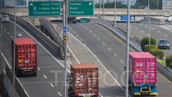 Truk Barang Dilarang Melintas di 17 Ruas Tol saat Nataru, Simak Jadwalnya