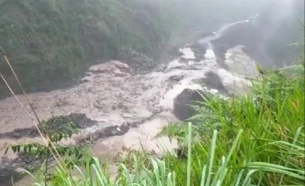 Banjir Lahar dan Hujan Deras di Lereng Gunung Merapi, Jangan Mendaki Dulu