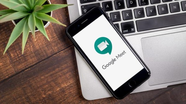Etika Komunikasi di Dunia Digital Tak Berbeda dengan di Dunia Nyata Sehari-hari