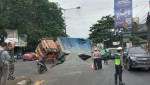 Truk Muatan Pasir di Transyogi Cibubur Mobil Dinas TNI Ini Menimpa Pajero
