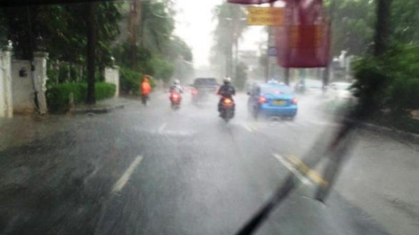 Prakiraan BMKG Cuaca Kota Jakarta Hari Ini Berpotensi Hujan Angin Pada Malam Hari