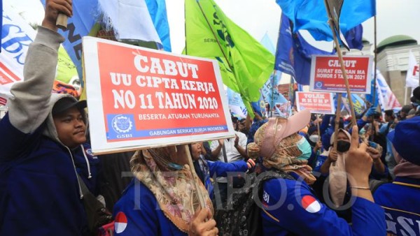 Perpu Cipta Kerja dan Usul Pemakzulan yang Tak Bersambut di DPR