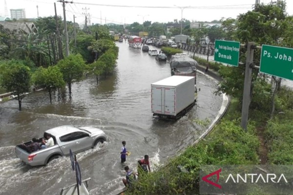 Banjir Dan Rob Memaksa Tol Semarang-Demak Seksi 1 Didesain Ulang