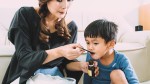 Tips Mencegah Anak Muntah setelah Diberikan Obat