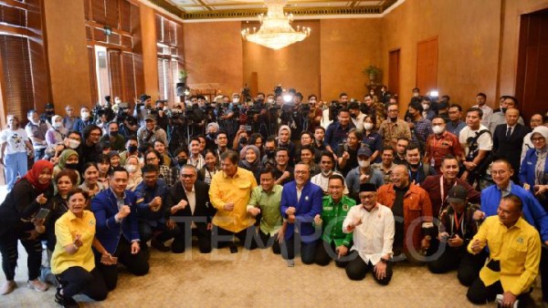 Hasto Mengatakan soal PDIP Tak Diajak Pertemuan 8 Partai Parlemen