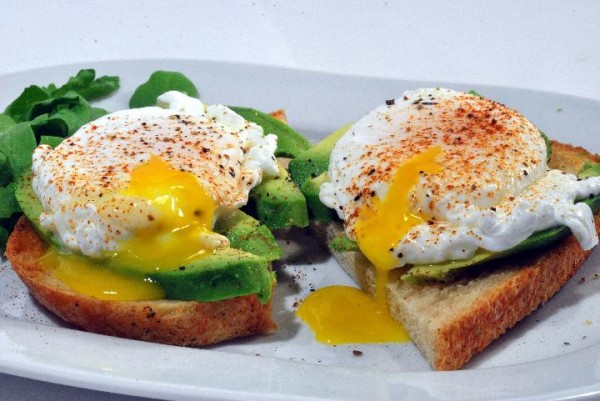 Berikut Cara Simpel Membuat Telur Rebus Tanpa Kulit Atau Poached Egg di Microwave