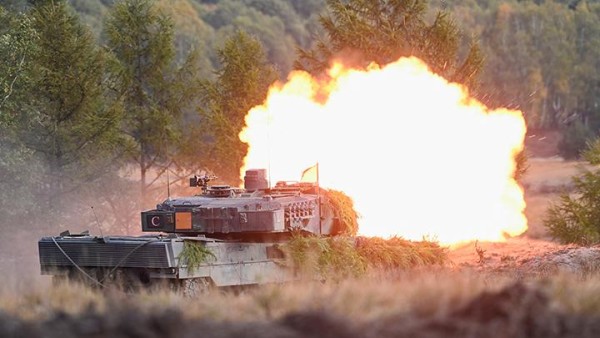 Jerman Izinkan Tank Leopard  Dikirim ke Ukraina, jika AS Juga Melakukannya