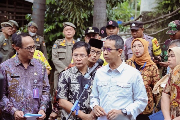 Heru Budi Bakal Bangun Sheet Pile 1.400 Meter Untuk Mengatasi Banjir di Kembangan Jakbardi