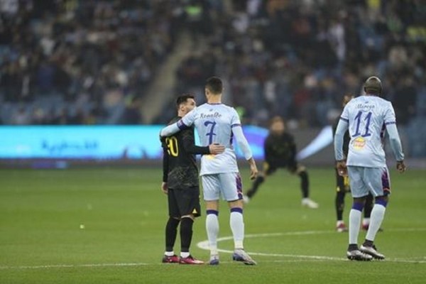 Messi dan Ronaldo Umbar Kemesraan di Media Sosial Seusai Laga