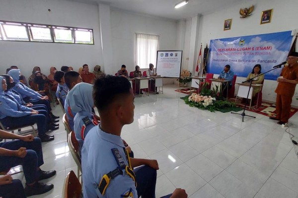 Siswa Dan Siswi SMK Dirgantara Putra Bangsa Mendeklarasikan Cegah Nikah Dini Hingga Radikalisme