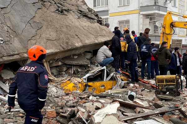 Tim Penyelamat Temukan 27 Jenazah Korban Gempa Turki dan Suriah