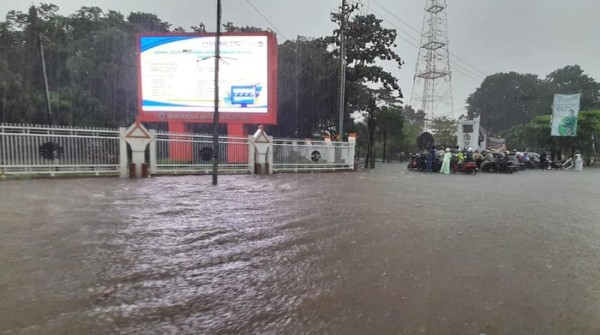 Hujan Deras, Hampir Merendam Seluruh Kota Makassar