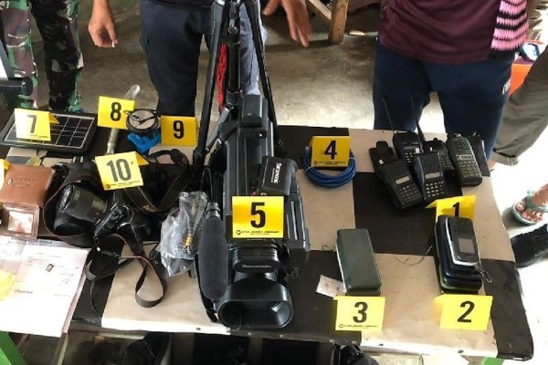 Anak Buah Kombes Faizal Sita Peralatan yang Dipakai KKB Untuk Propaganda