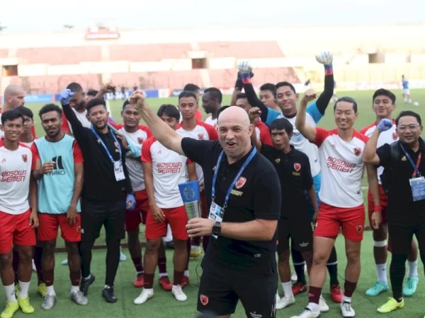 Bernardo Tavares Kembali Rengkuh Gelar Pelatih Terbaik Pekan Ke-26, Yuran Fernandes Masuk 11 Terbaik