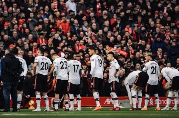 Roy Keane Ejek Manchester United Usai Digunduli Liverpool: Awas, Sirkus Telah Kembali!