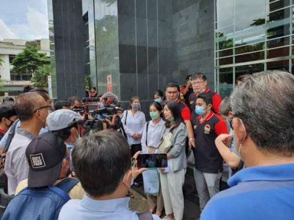 Korban Asuransi Kresna Mencurigai Bos Perusahaan Tersebut Berada di Luar Indonesia