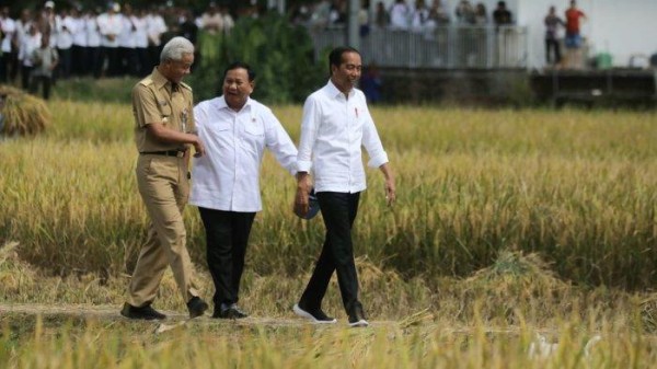 Momen Mesra Gubernur Jawa Tengah Temani Jokowi ke Kebun Raya, Dorong Indonesia Jadi Lumbung Pangan Dunia