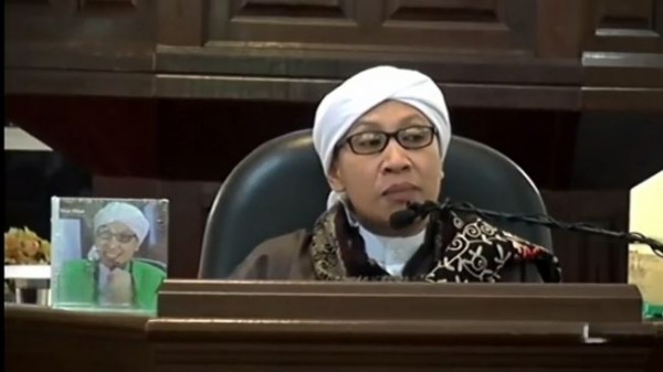 Kadung Nonton Film Biru? Buya Yahya Ungkap Imbasnya kepada Suami Istri